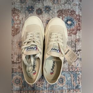 Feiyue canvas sneakers women size 6 & men size 4